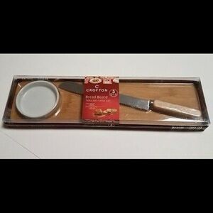 NWT Crofton Bread Board 3 Piece Set R1